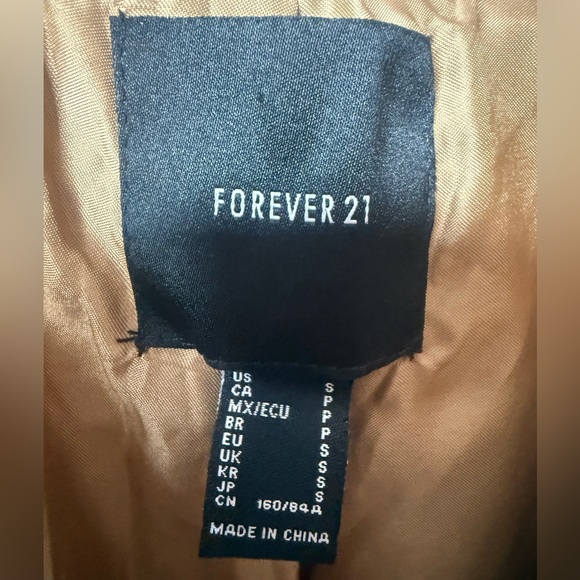 FOREVER 21 Faux Fur Jacket - Picture 4 of 4